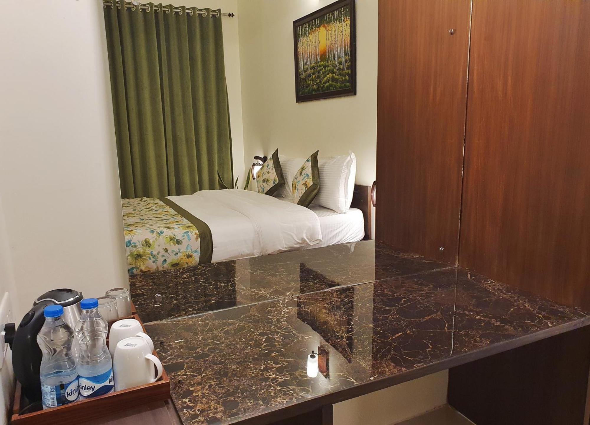 The Lake Hill Nainital Extérieur photo